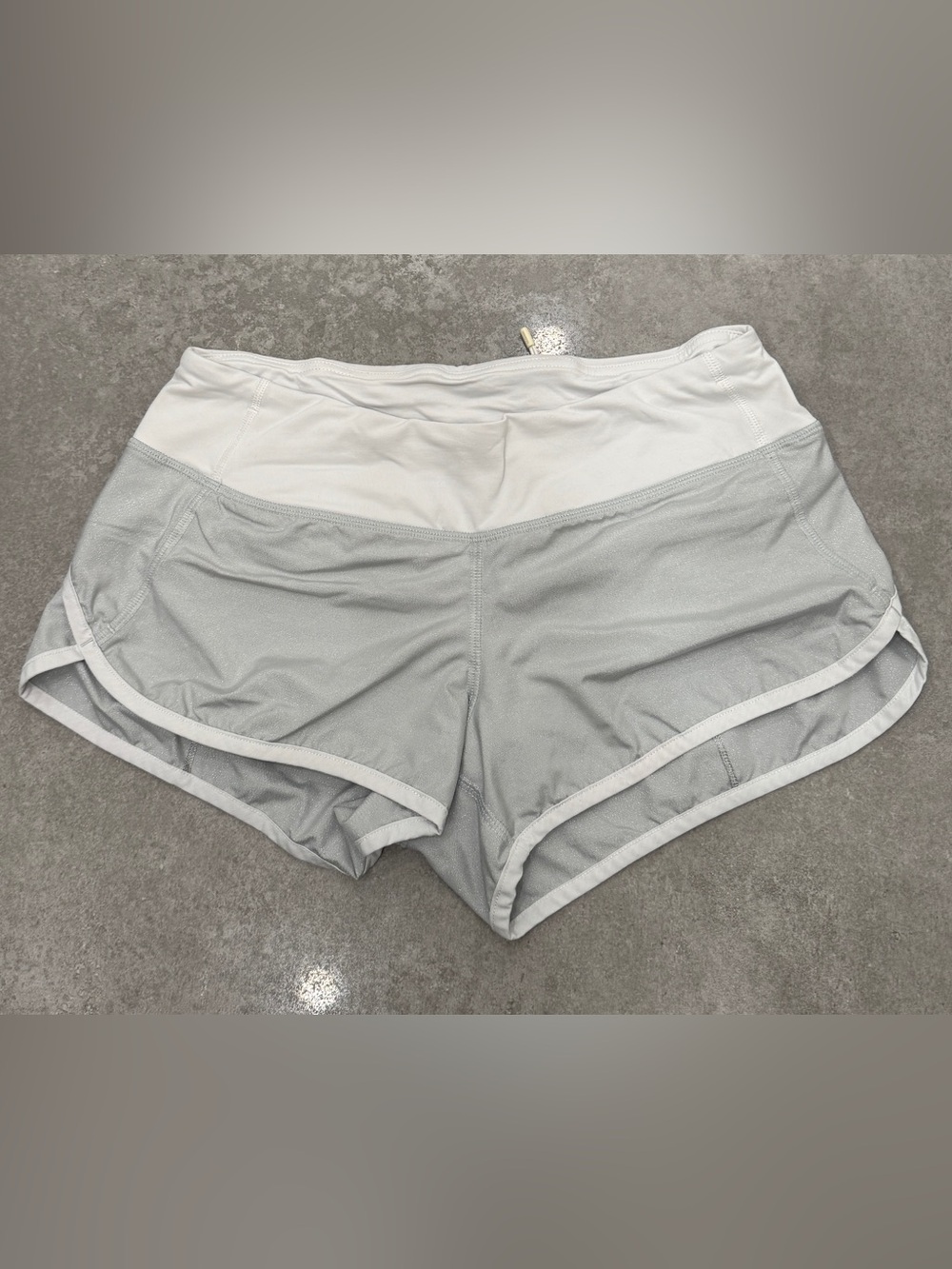 Lululemon silver metallic hotty hots